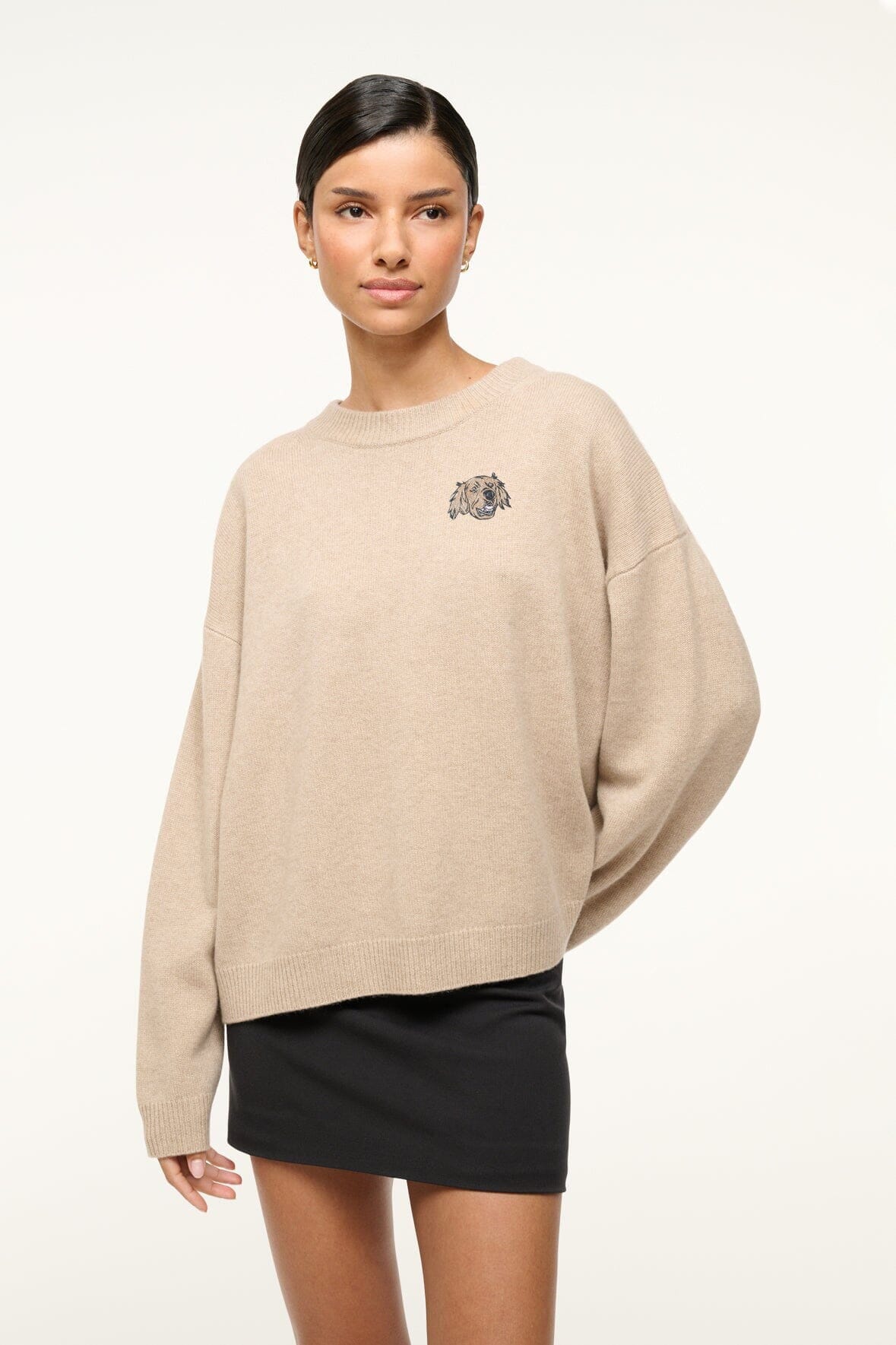 Stone cashmere crewneck sweater with small embroidered animal on chest