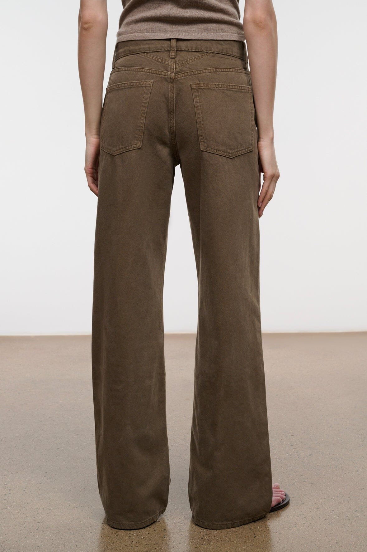 Relaxed jeans, dark olive, wide straight legs with back pockets