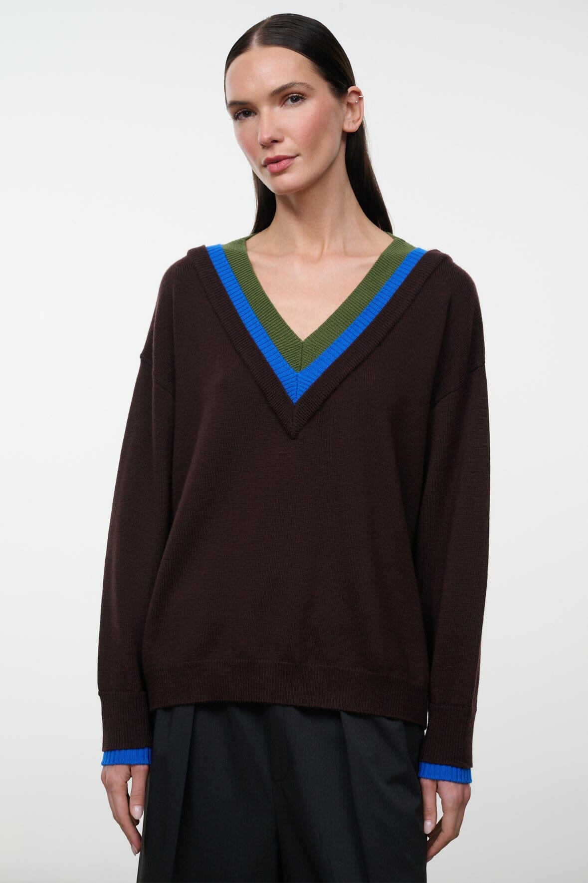 NORMAN dark sweater with V-neck, teal-blue trim, ribbed cuffs and hem