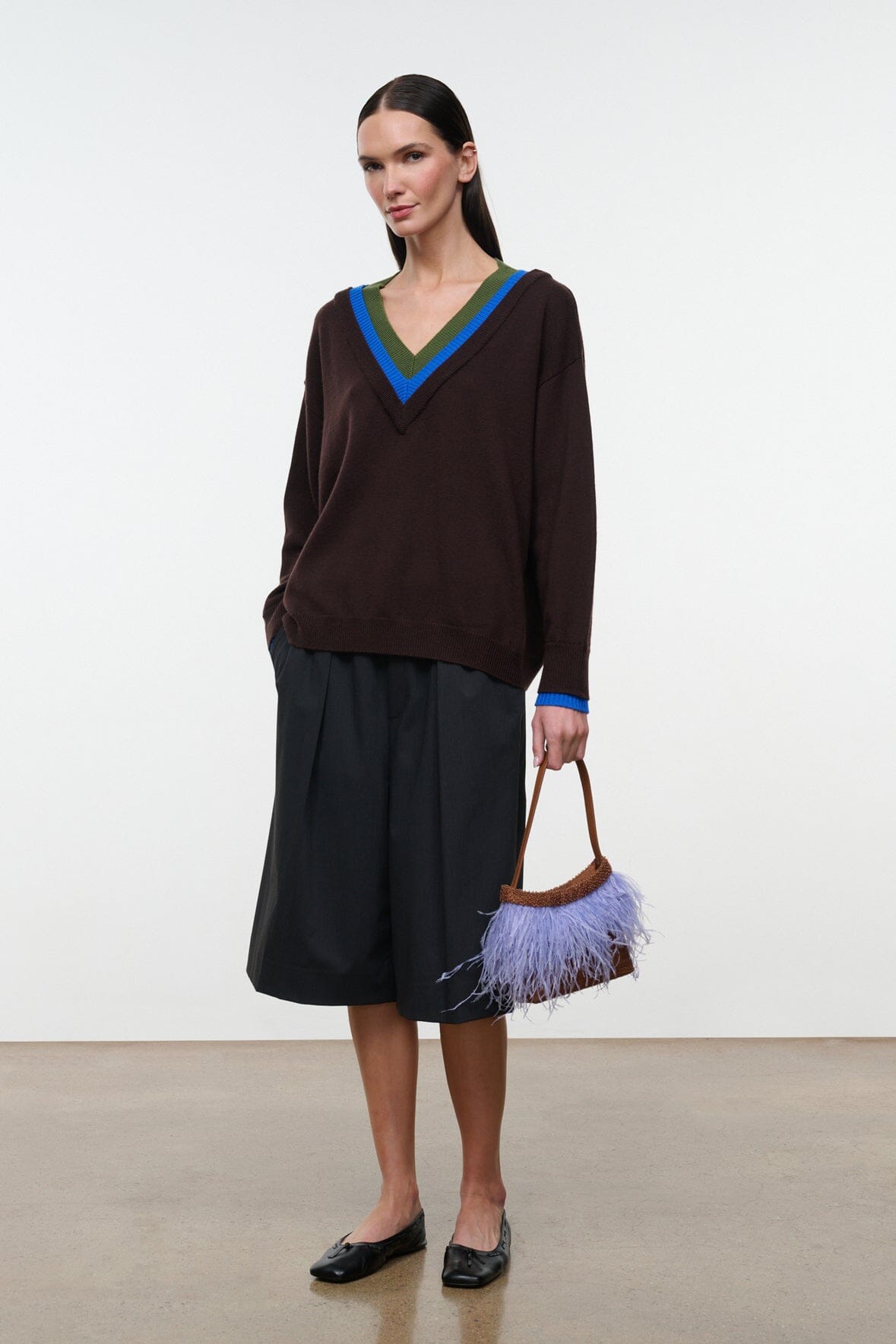 NORMAN dark V-neck sweater with teal-blue edging, ribbed cuffs and hem