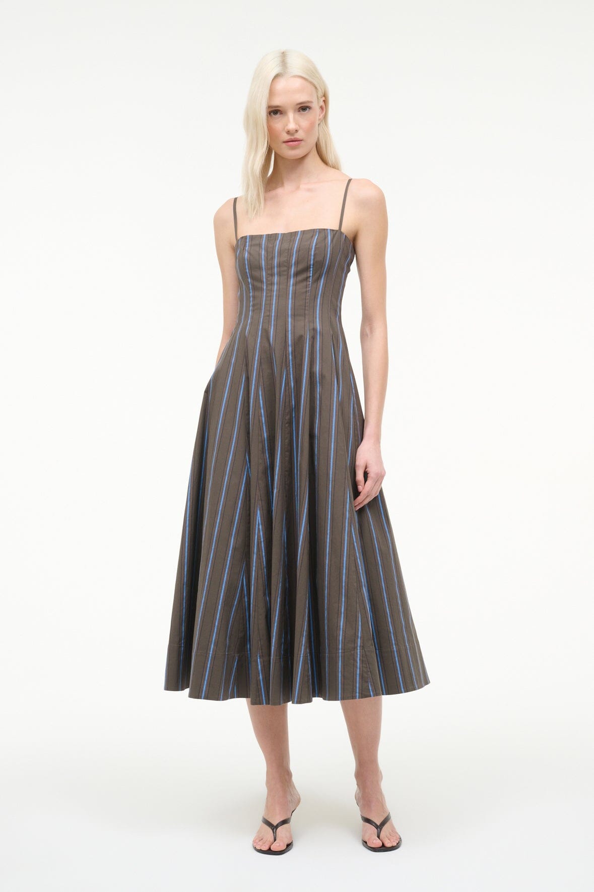 Sleeveless midi dress with vertical stripes, fitted bodice and gathered skirt