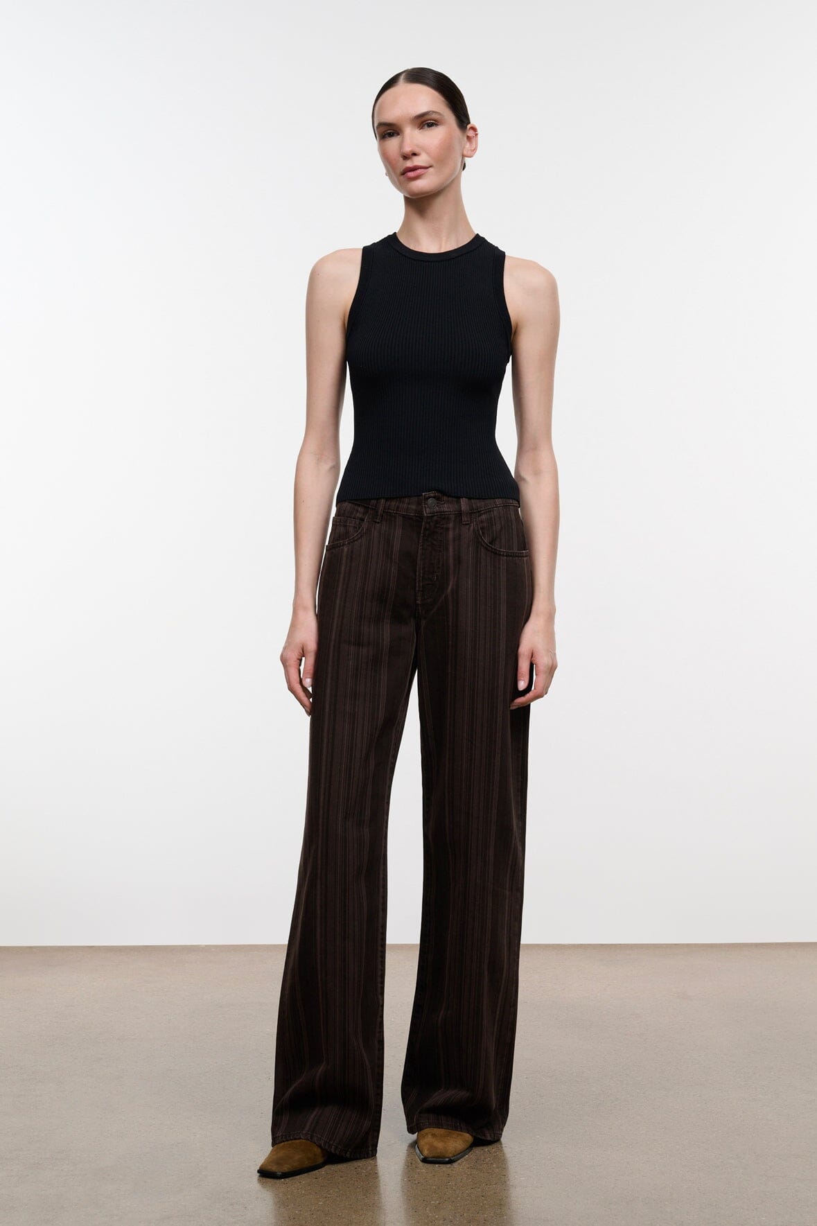Espresso-striped relaxed jeans in dark brown, straight wide-leg silhouette