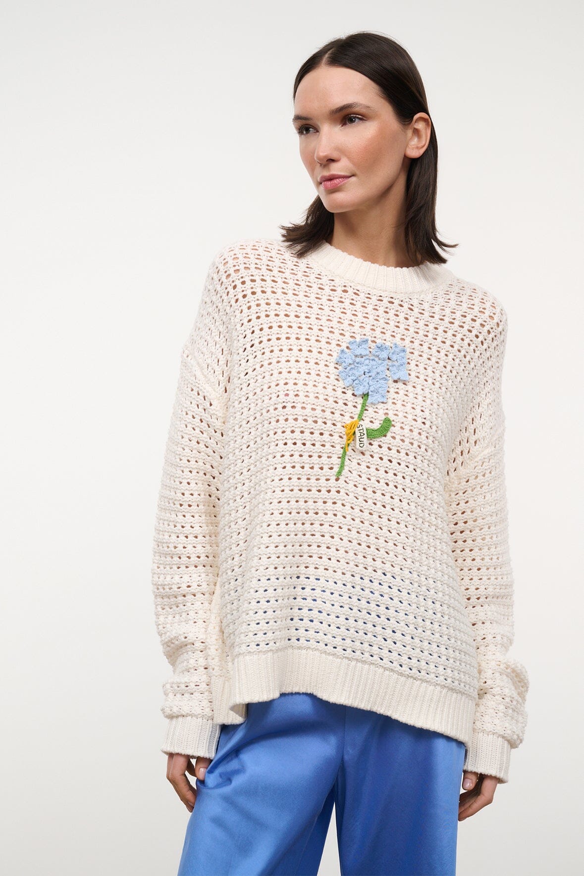 GIADA sweater in cream open-knit with blue hydrangea graphic