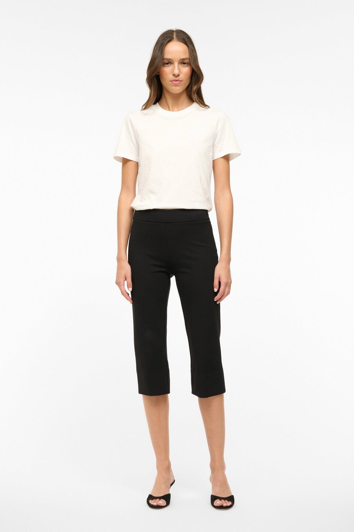 Black cropped straight-leg pants with mid-calf hem