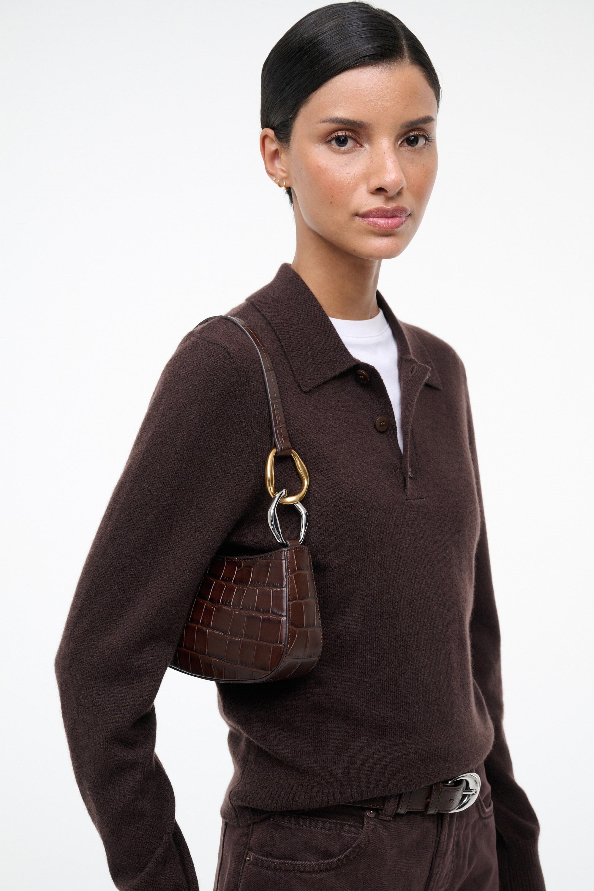 Brown croc-texture shoulder bag with gold rings and short strap