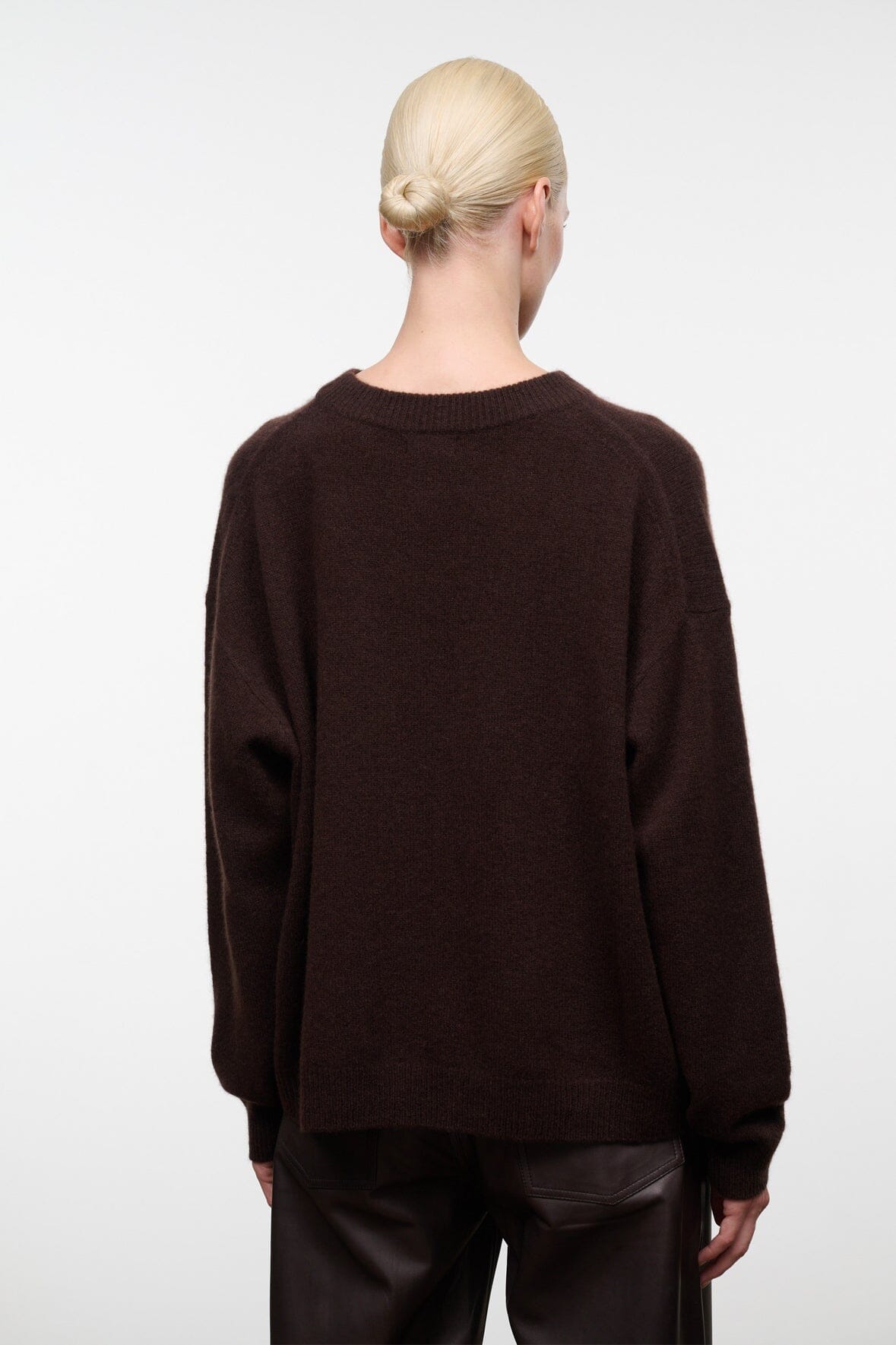 SERRANO CASHMERE RELAXED CREW | DARK CHOCOLATE DARK CHOCOLATE / XS