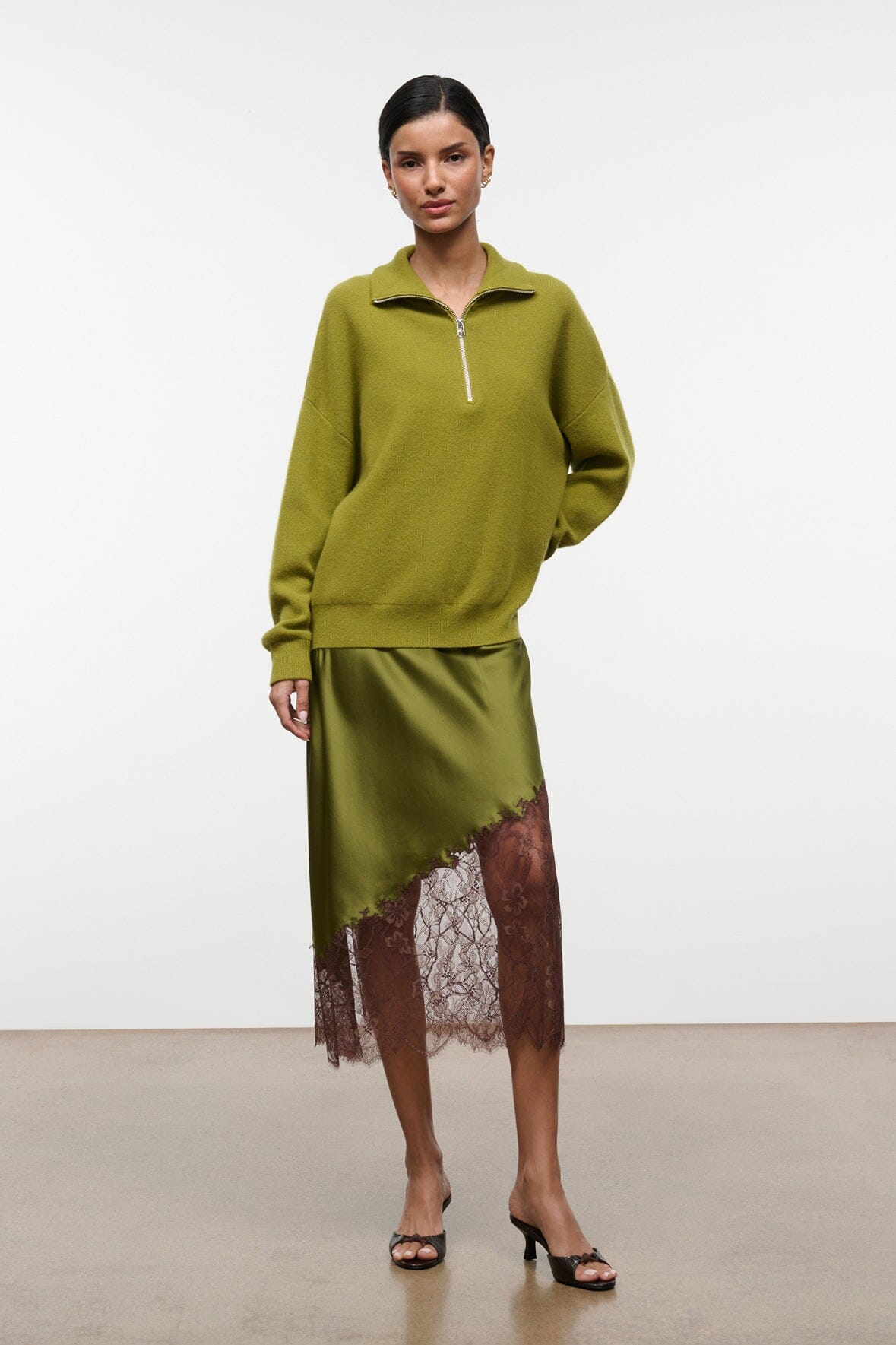 HUDSON cashmere sweater, pear green half-zip top with relaxed fit and long sleeves