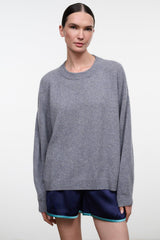 Ash gray cashmere relaxed crewneck sweater with crew neckline and long sleeves