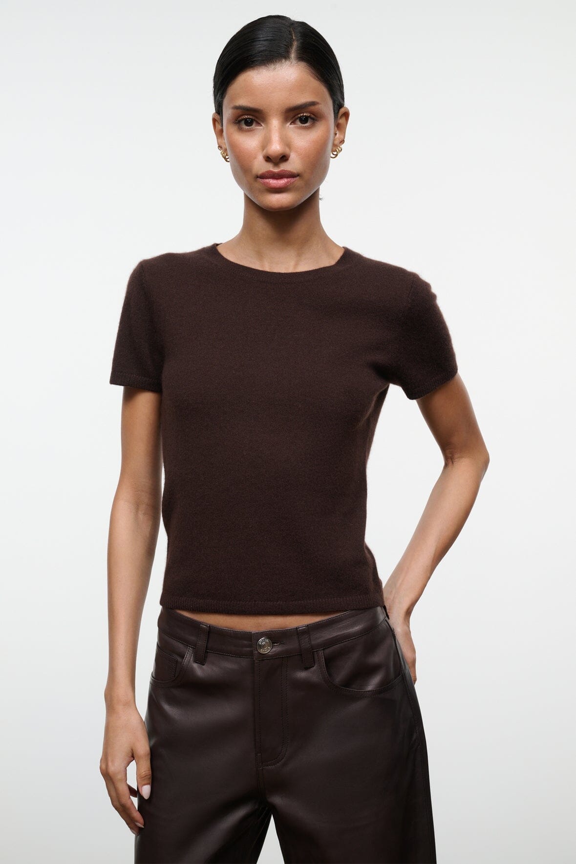 Dark chocolate cashmere crew-neck tee with short sleeves, smooth knit