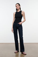 Women’s straight-leg indigo jeans with five-pocket design and dark wash