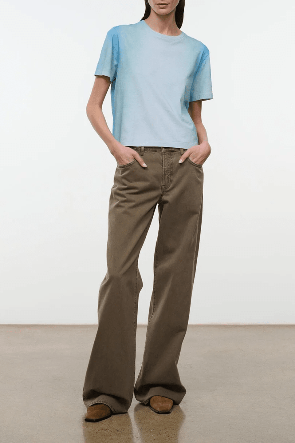 Light blue crewneck T-shirt with short sleeves